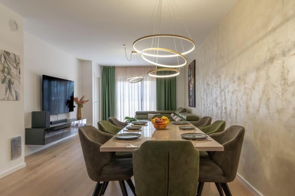 Capsula Luxury Apartment Умаг Екстериор снимка